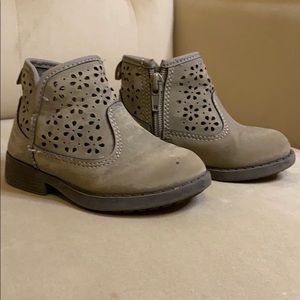 Oshkosh toddler boots size 5M